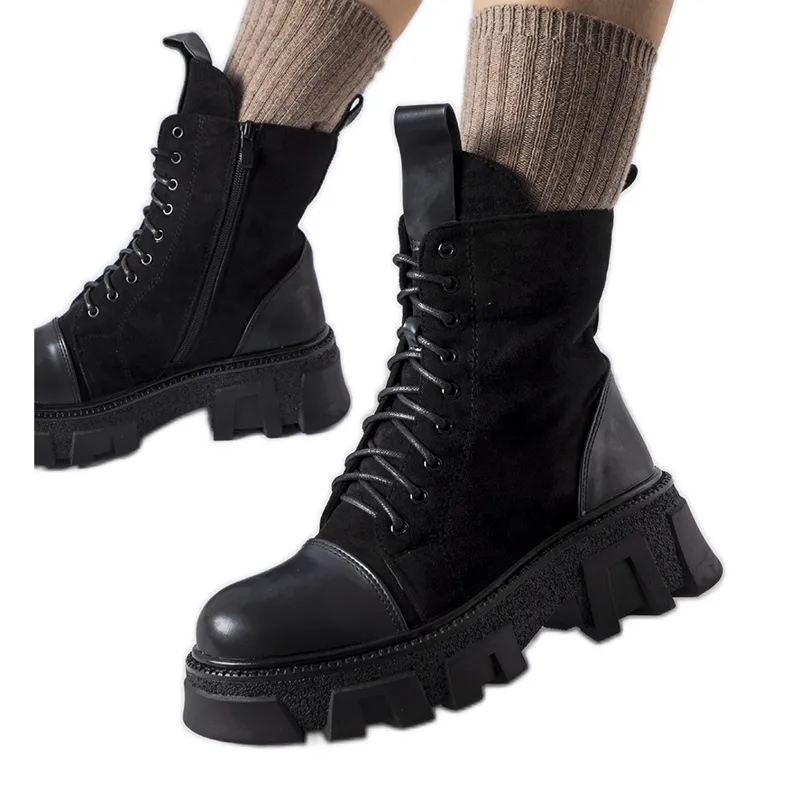 Black insulated Chatham boots