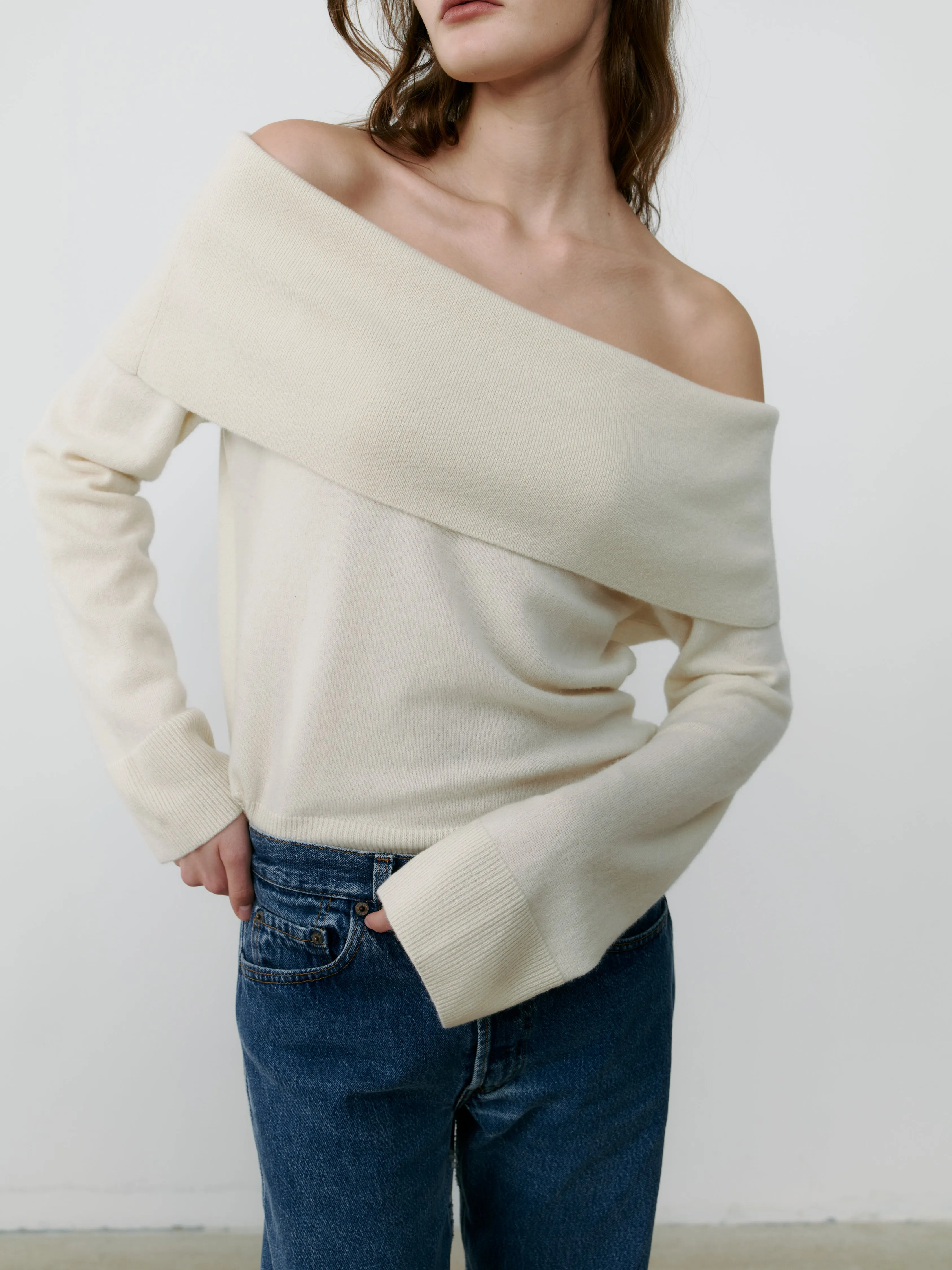 THE CASHMERE OFF SHOULDER - ECO WHITE