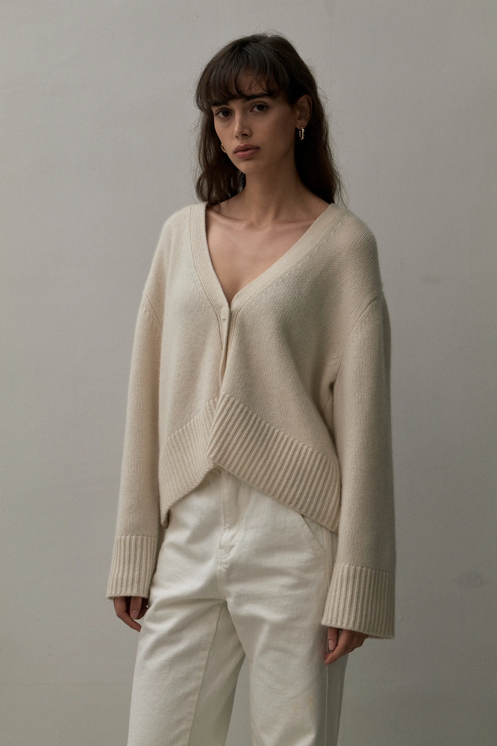 THE CLASSIC CARDIGAN - ECO WHITE